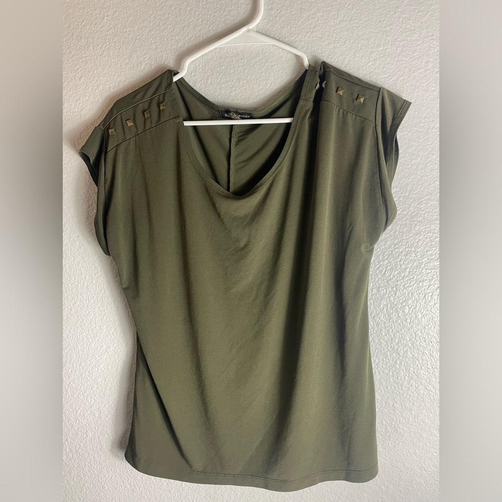 ✨LADT CHANCE ✨Susan Lawrence Olive Studded Blouse